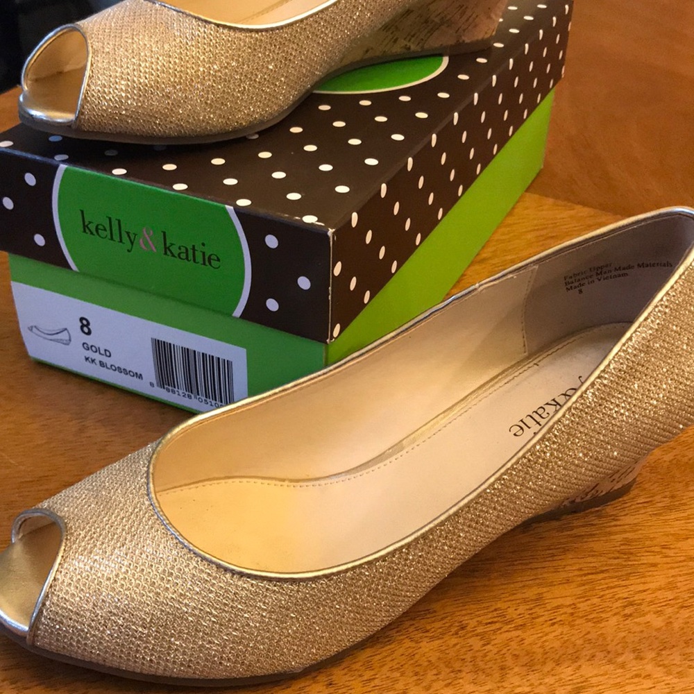 Gold peep-toe wedge